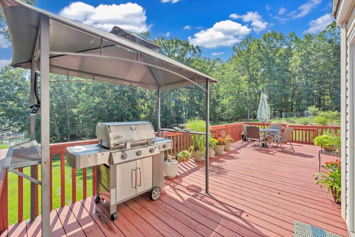 125 Backcove DR