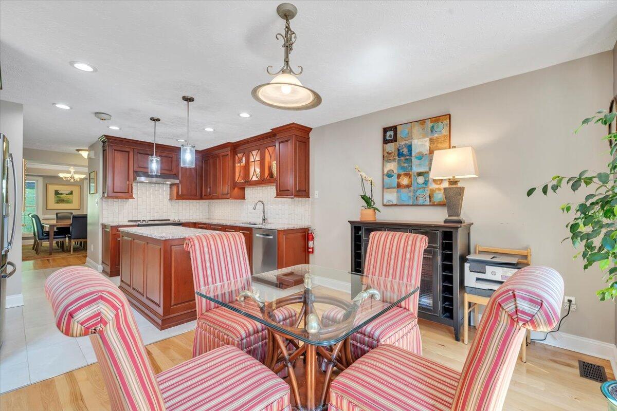 125 Backcove DR