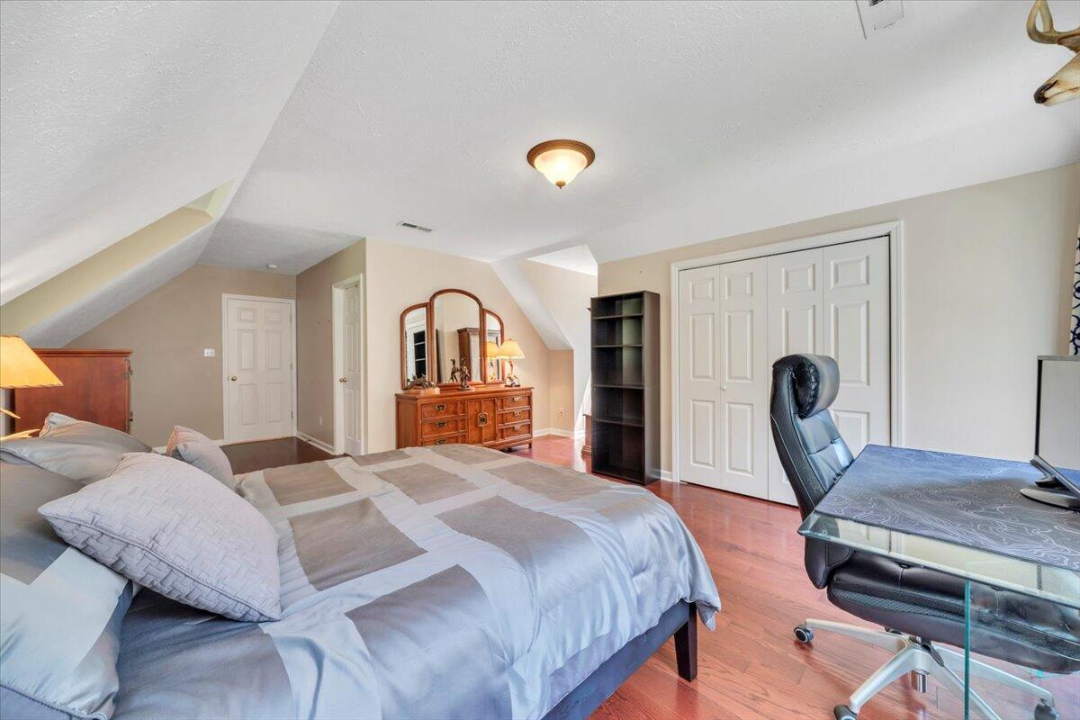 125 Backcove DR