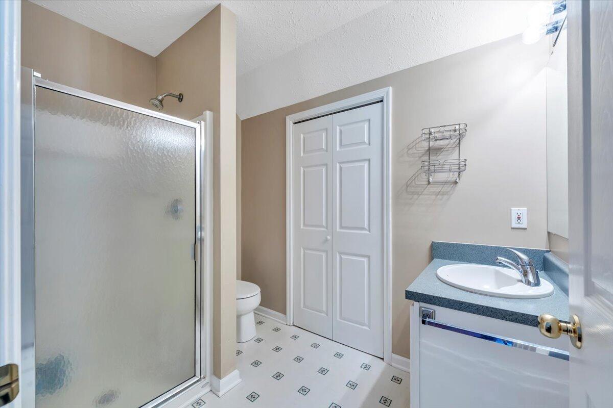 125 Backcove DR