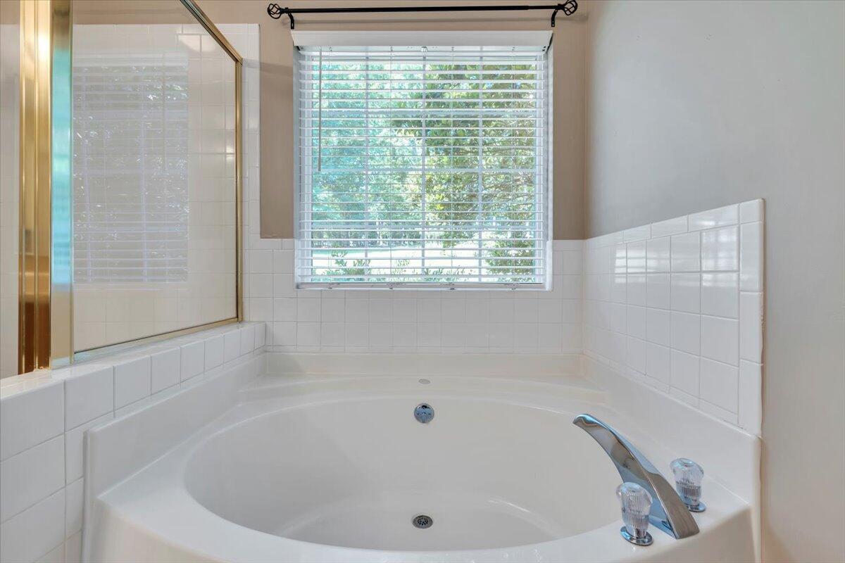 125 Backcove DR