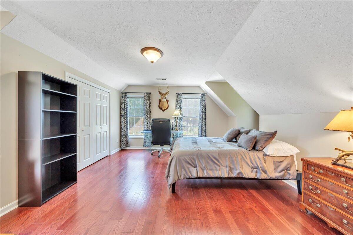 125 Backcove DR