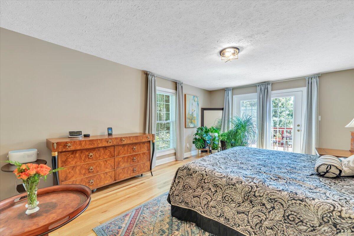125 Backcove DR