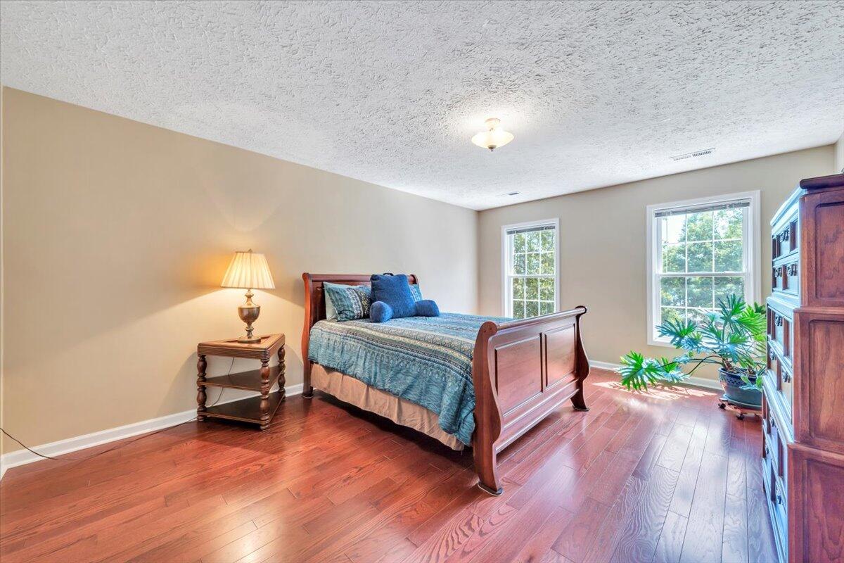 125 Backcove DR