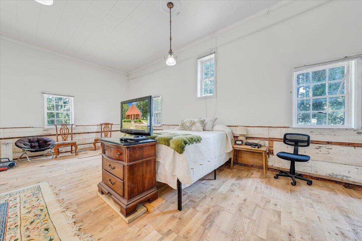 86 Long Horne RD