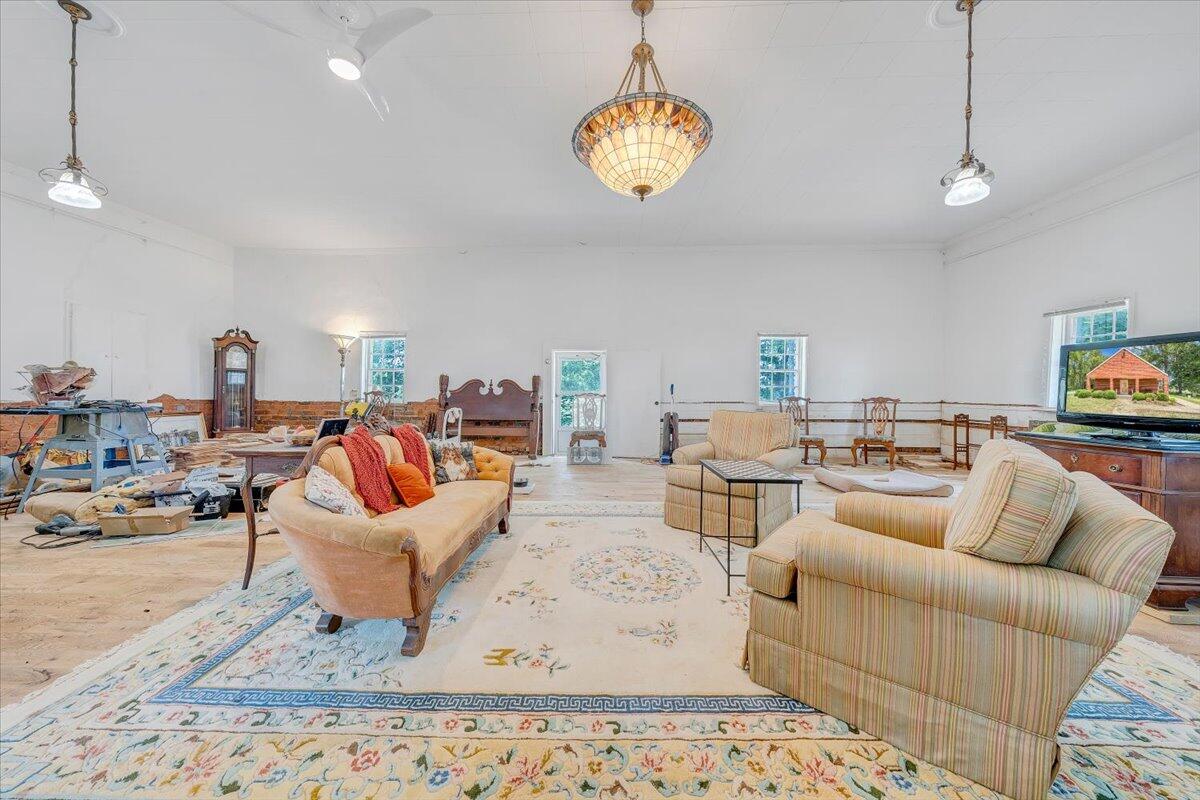 86 Long Horne RD