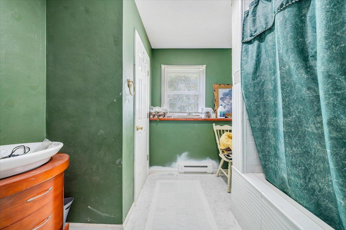 86 Long Horne RD