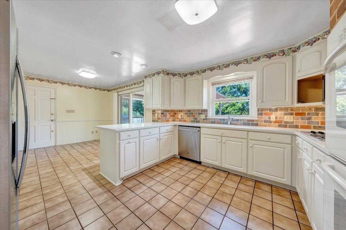 5911 Bighorn DR