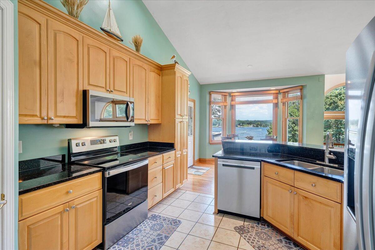 900 Lakemount DR