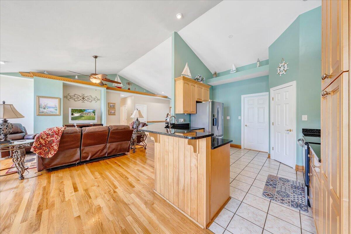 900 Lakemount DR