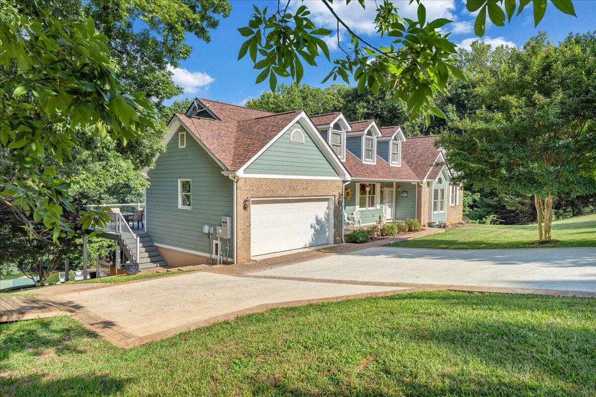 900 Lakemount DR