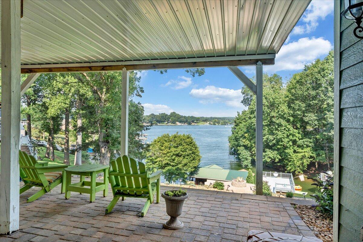 900 Lakemount DR