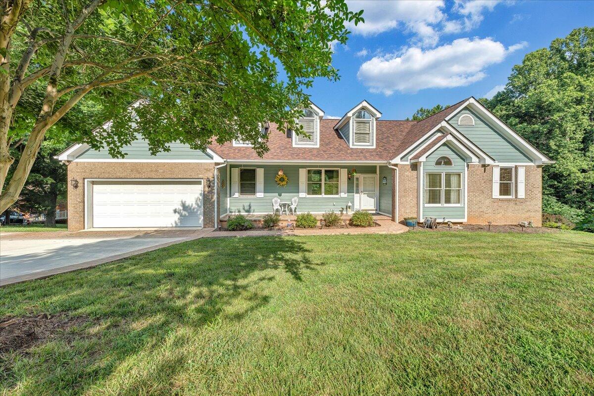 900 Lakemount DR