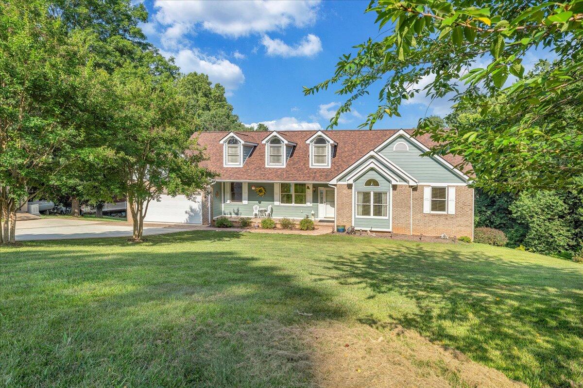 900 Lakemount DR