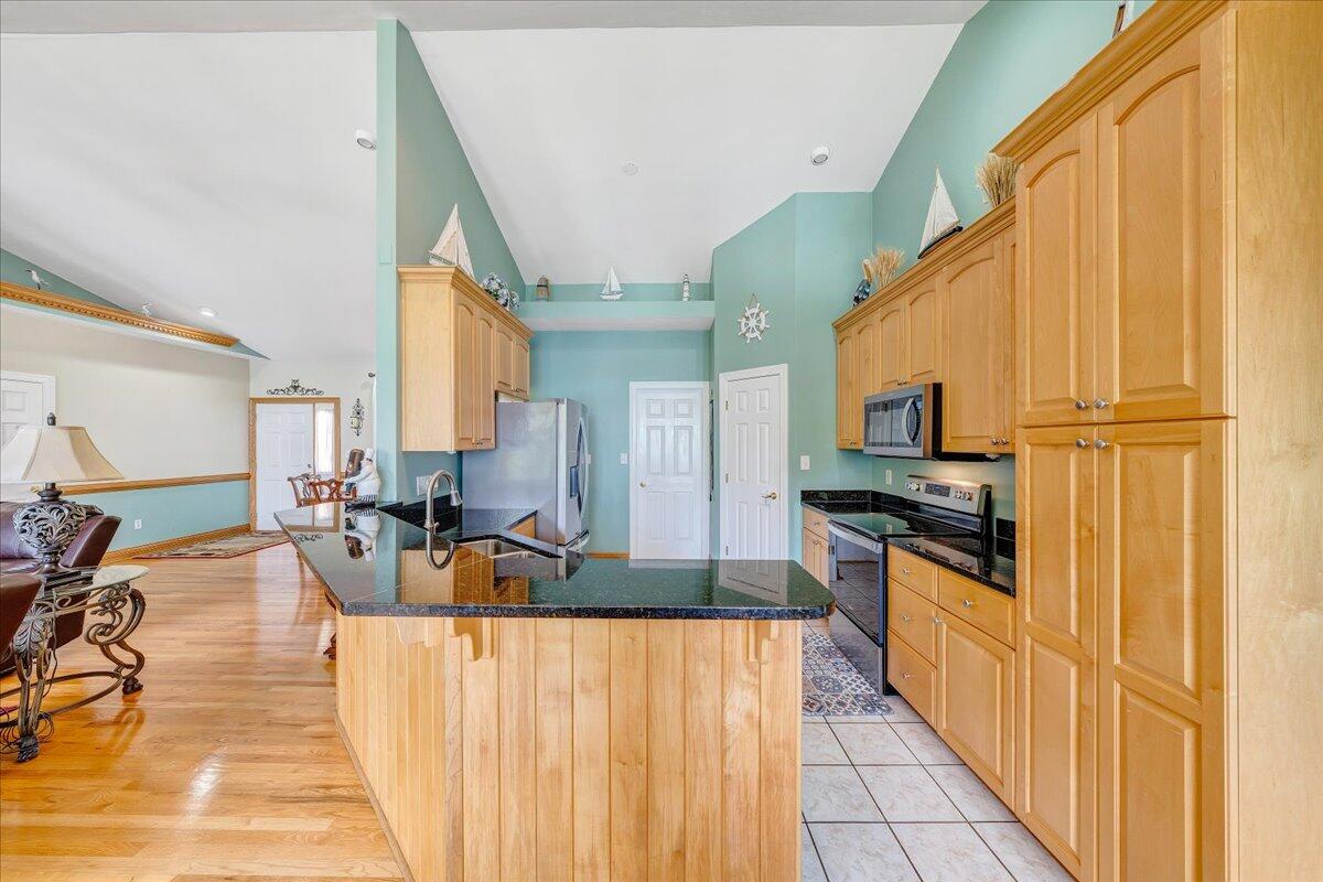 900 Lakemount DR