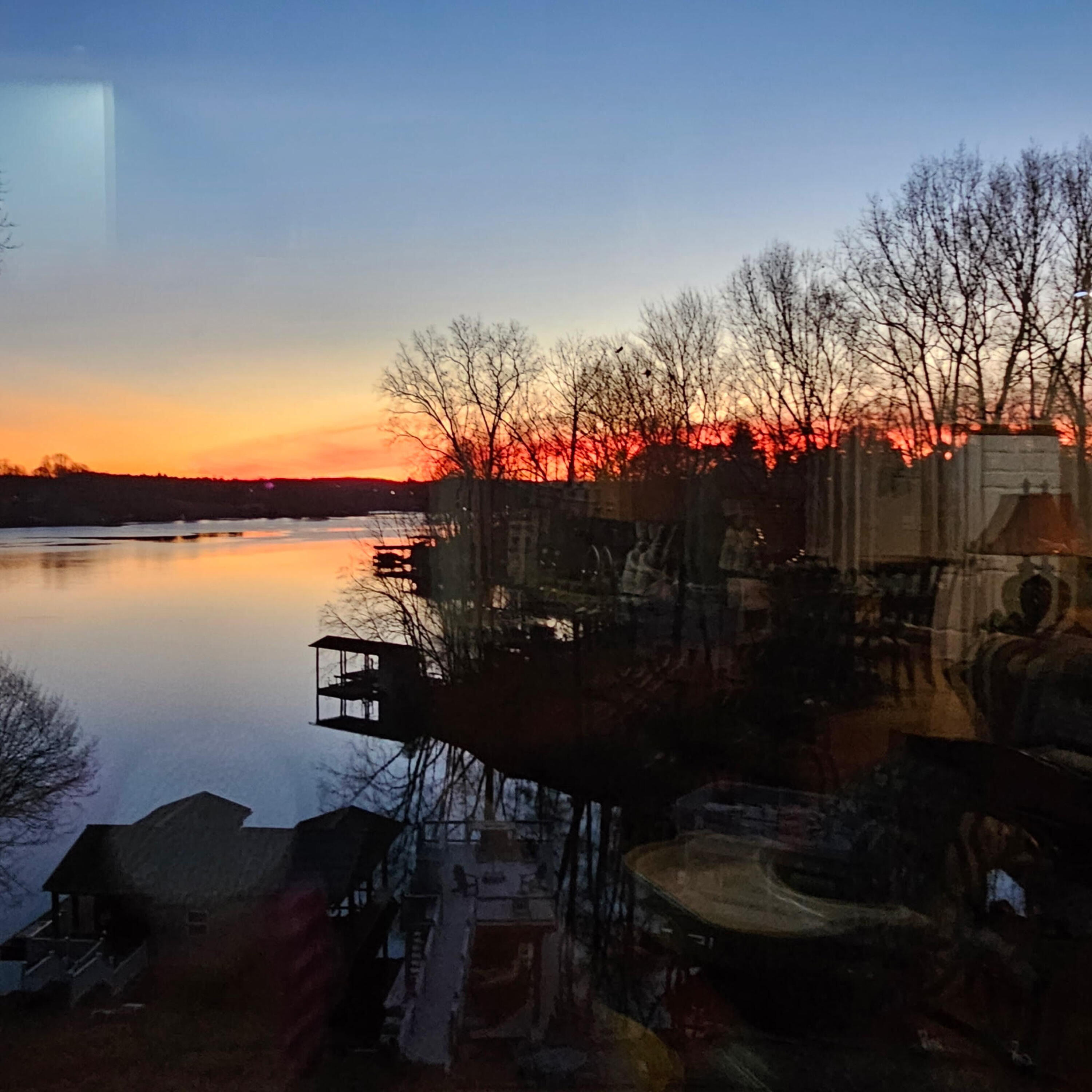 900 Lakemount DR