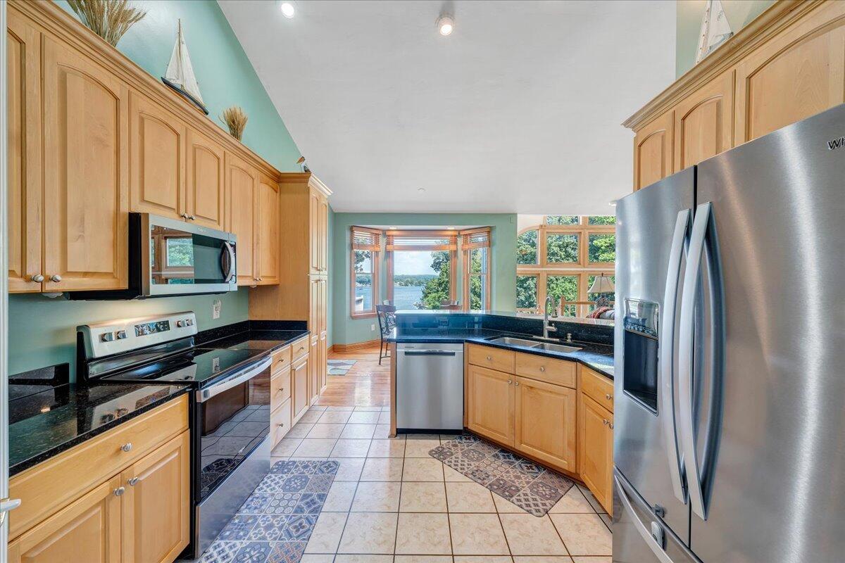 900 Lakemount DR