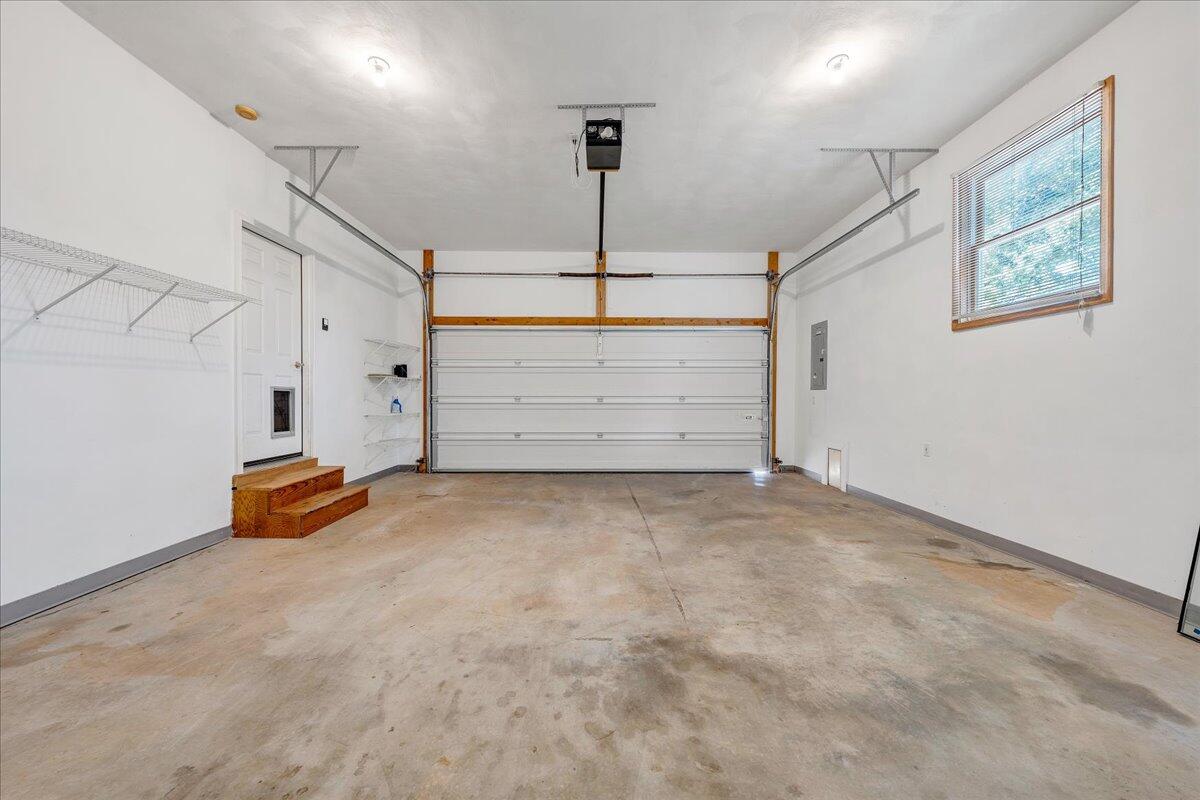 900 Lakemount DR