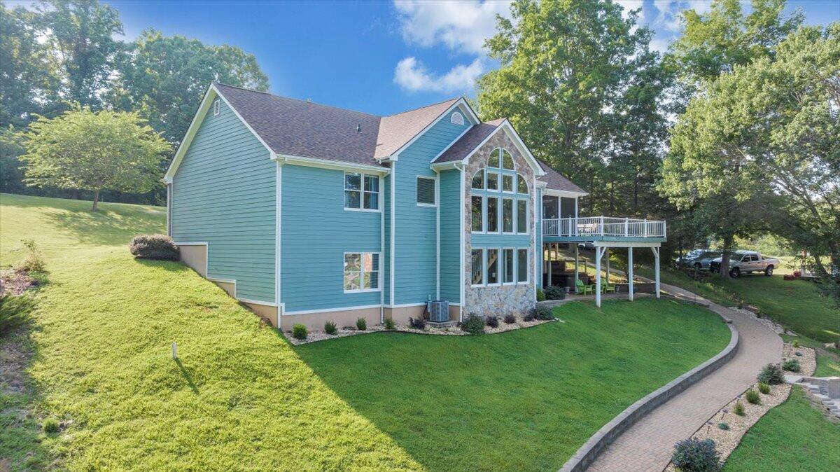 900 Lakemount DR
