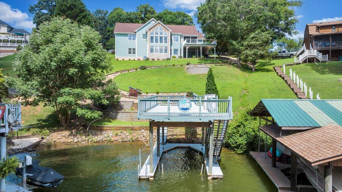 900 Lakemount DR