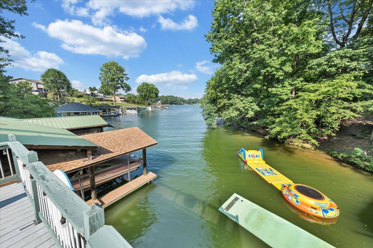 900 Lakemount DR
