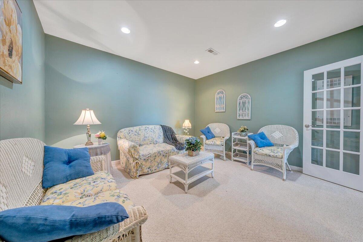900 Lakemount DR