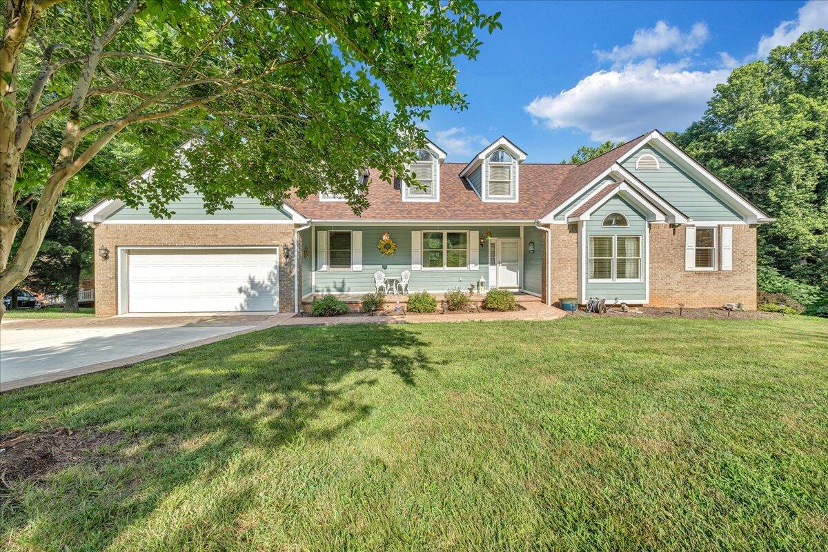 900 Lakemount DR