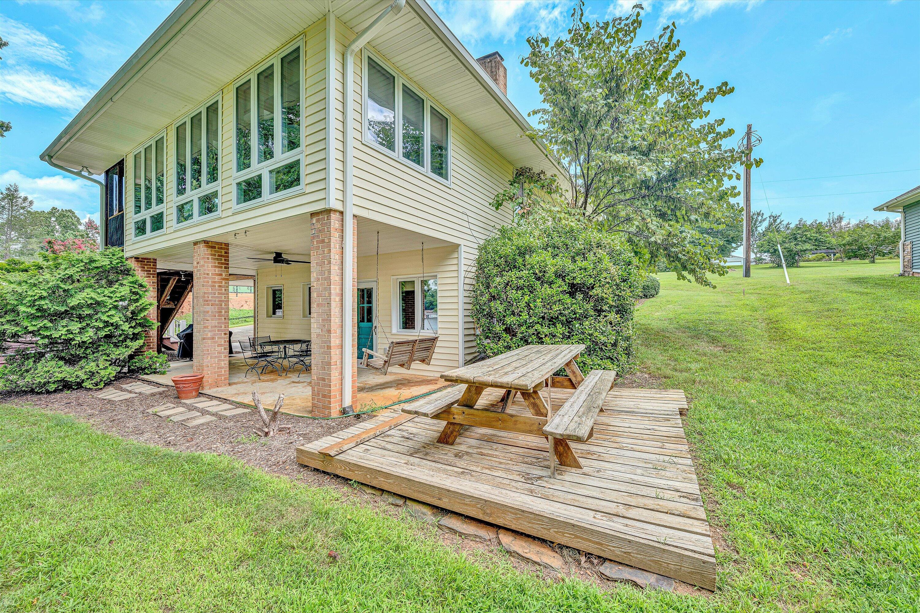 112 Mockingbird Hill RD