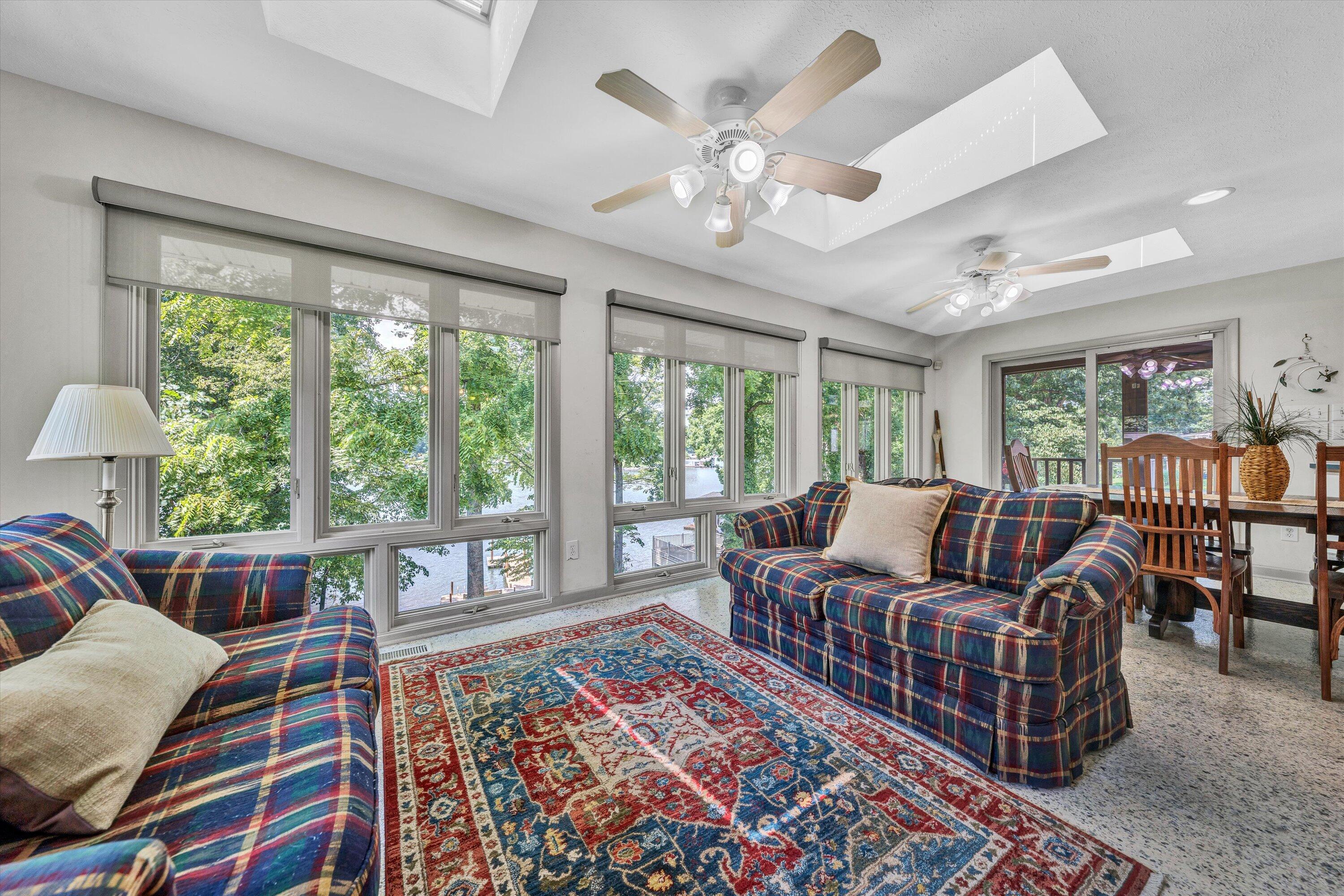 112 Mockingbird Hill RD