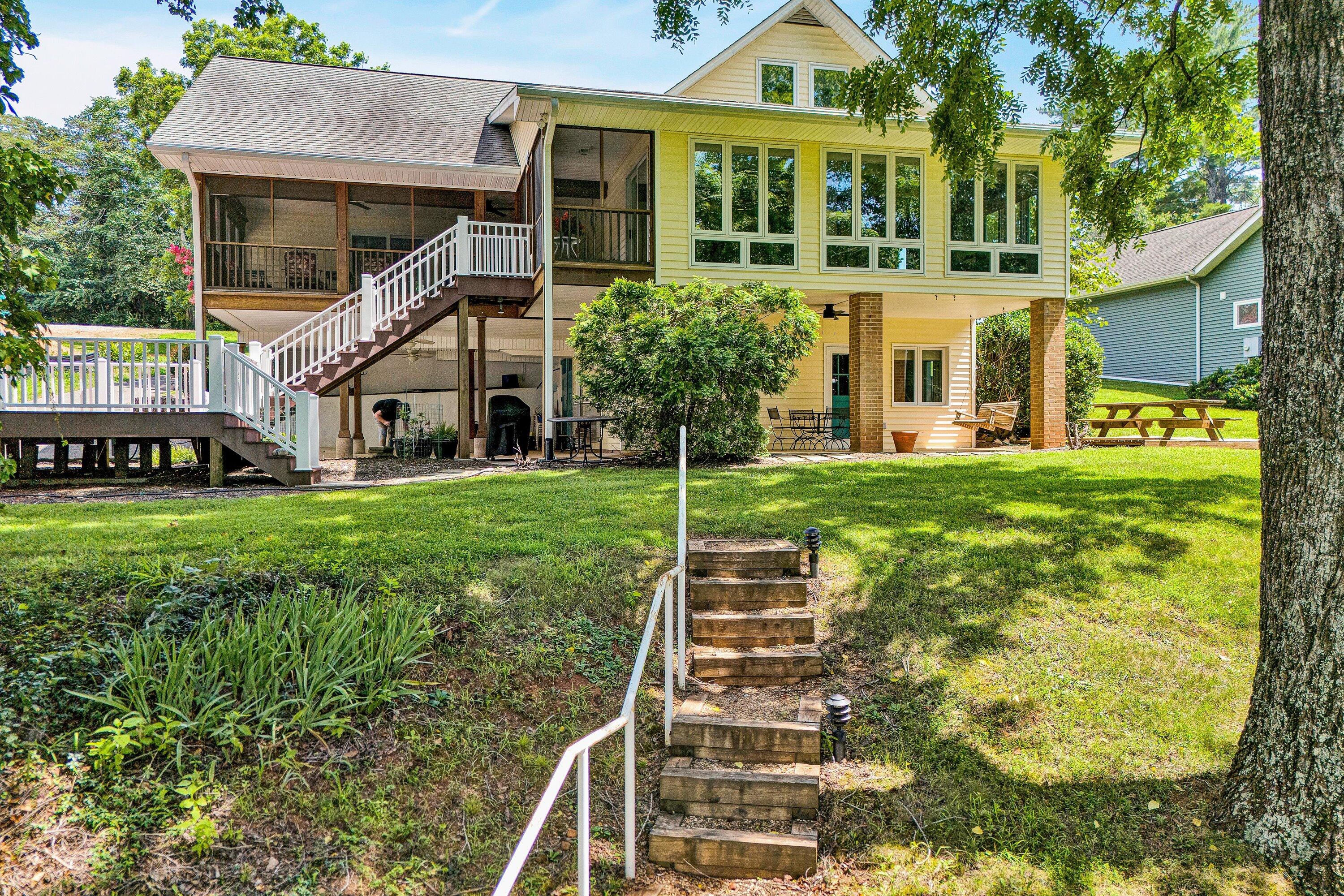 112 Mockingbird Hill RD