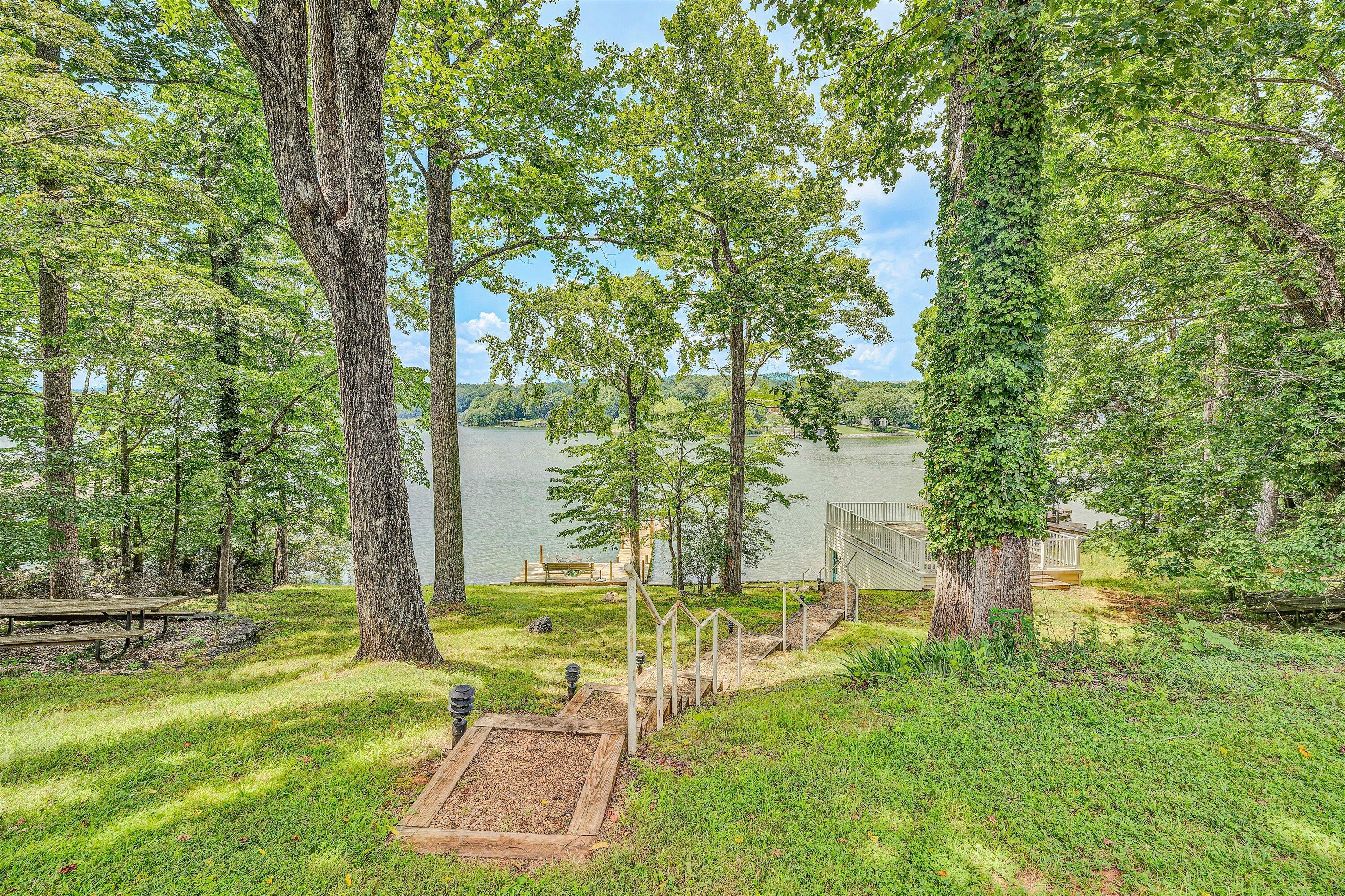 112 Mockingbird Hill RD