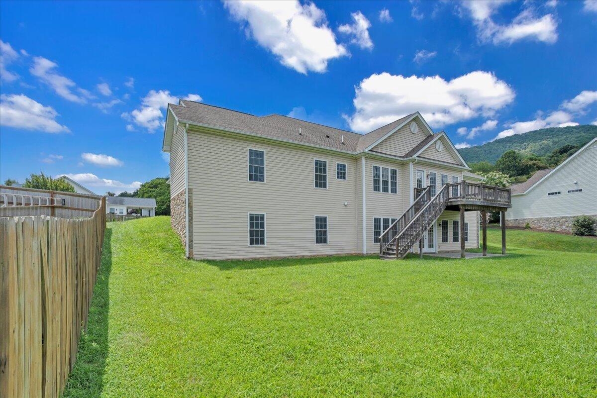 6009 Tolman CIR