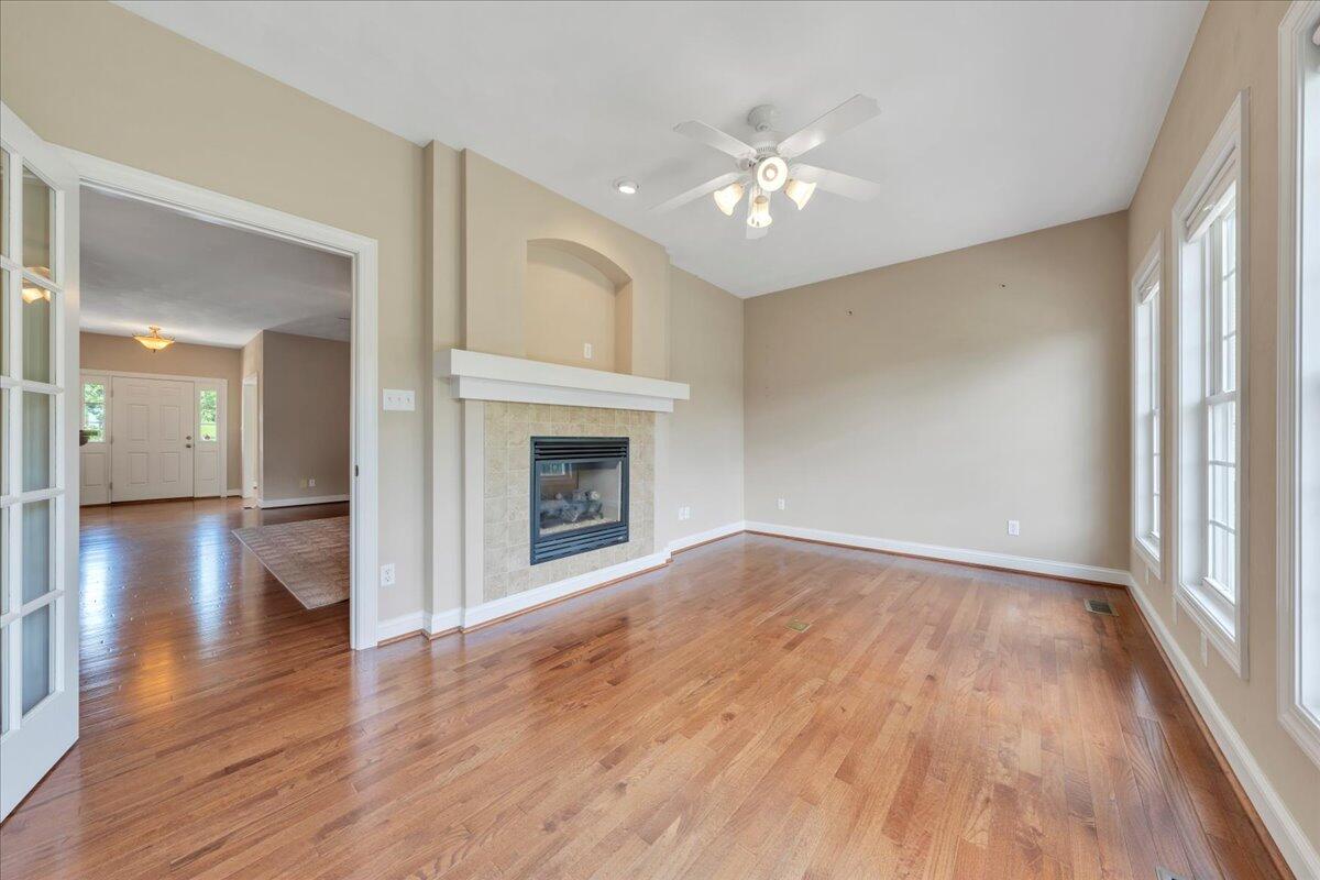 6009 Tolman CIR