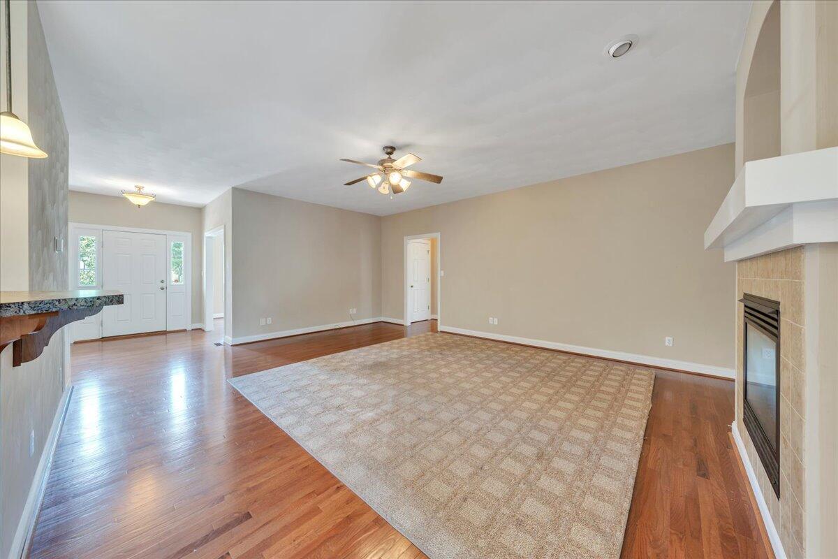 6009 Tolman CIR