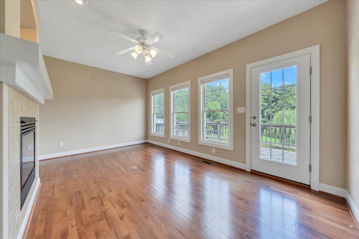 6009 Tolman CIR