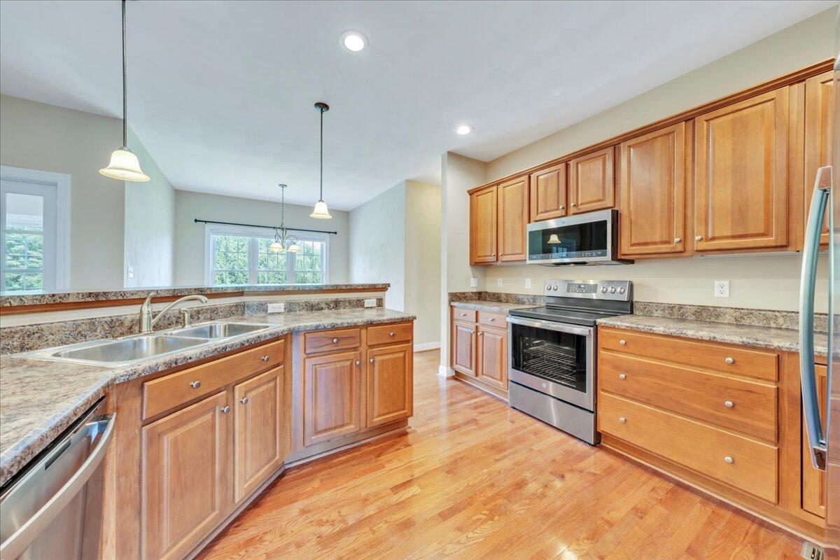 6009 Tolman CIR
