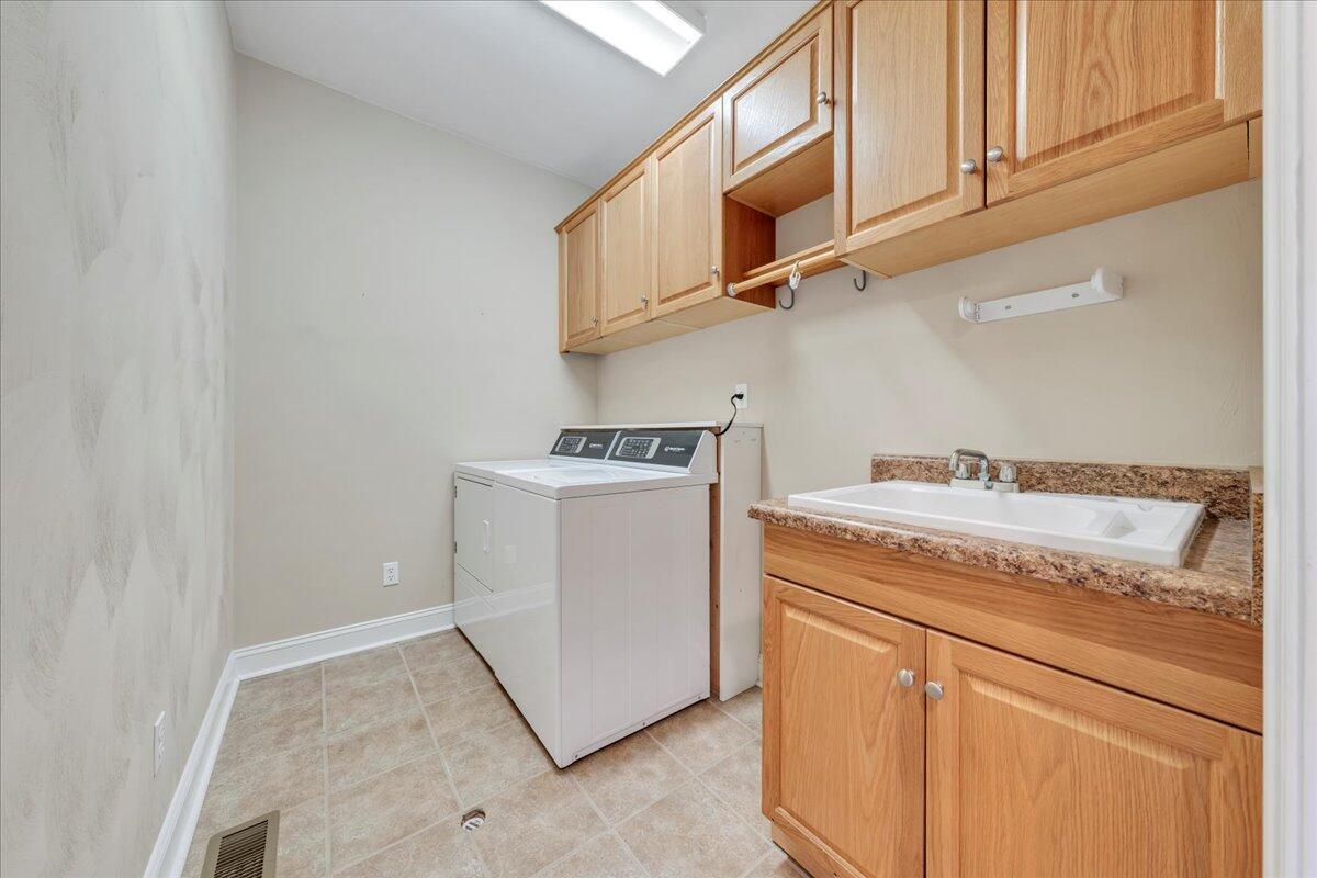 6009 Tolman CIR