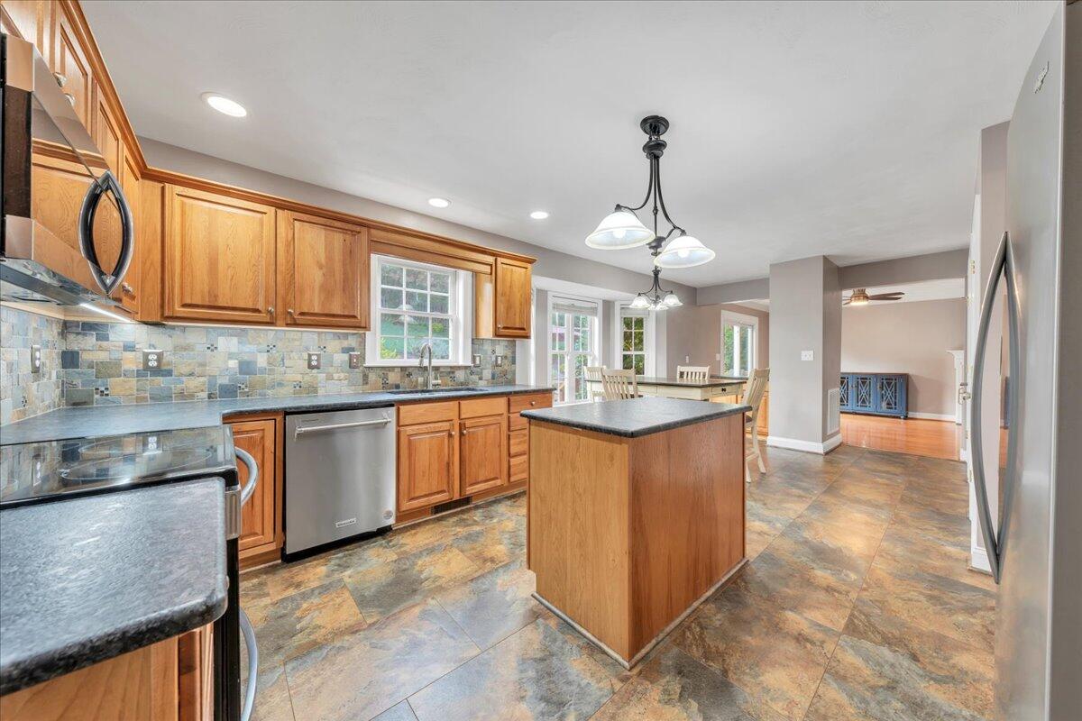 1397 Fieldgate RD