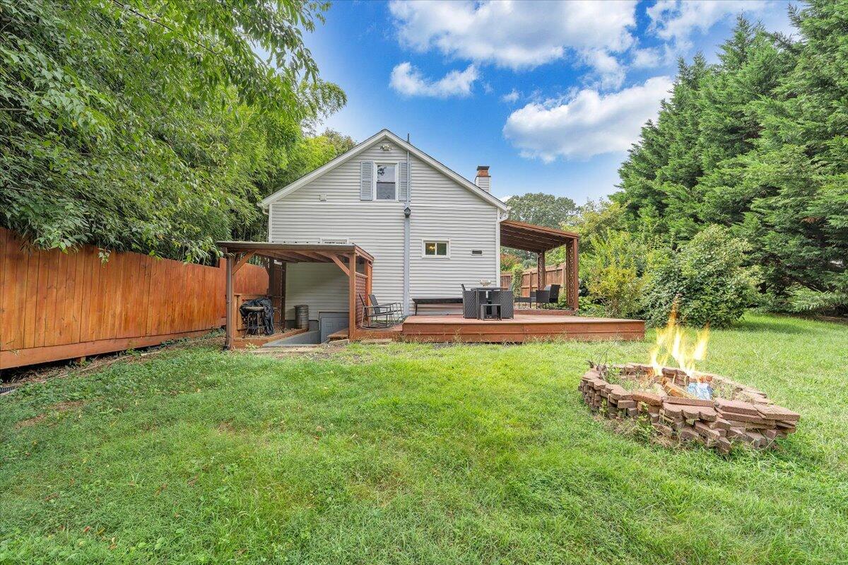 5840 Quaker Pkwy