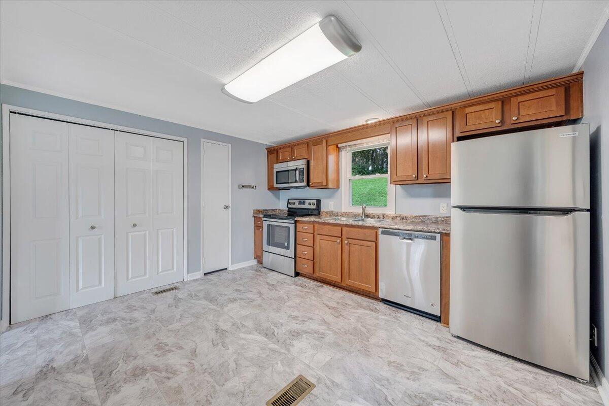 3488 Webster RD