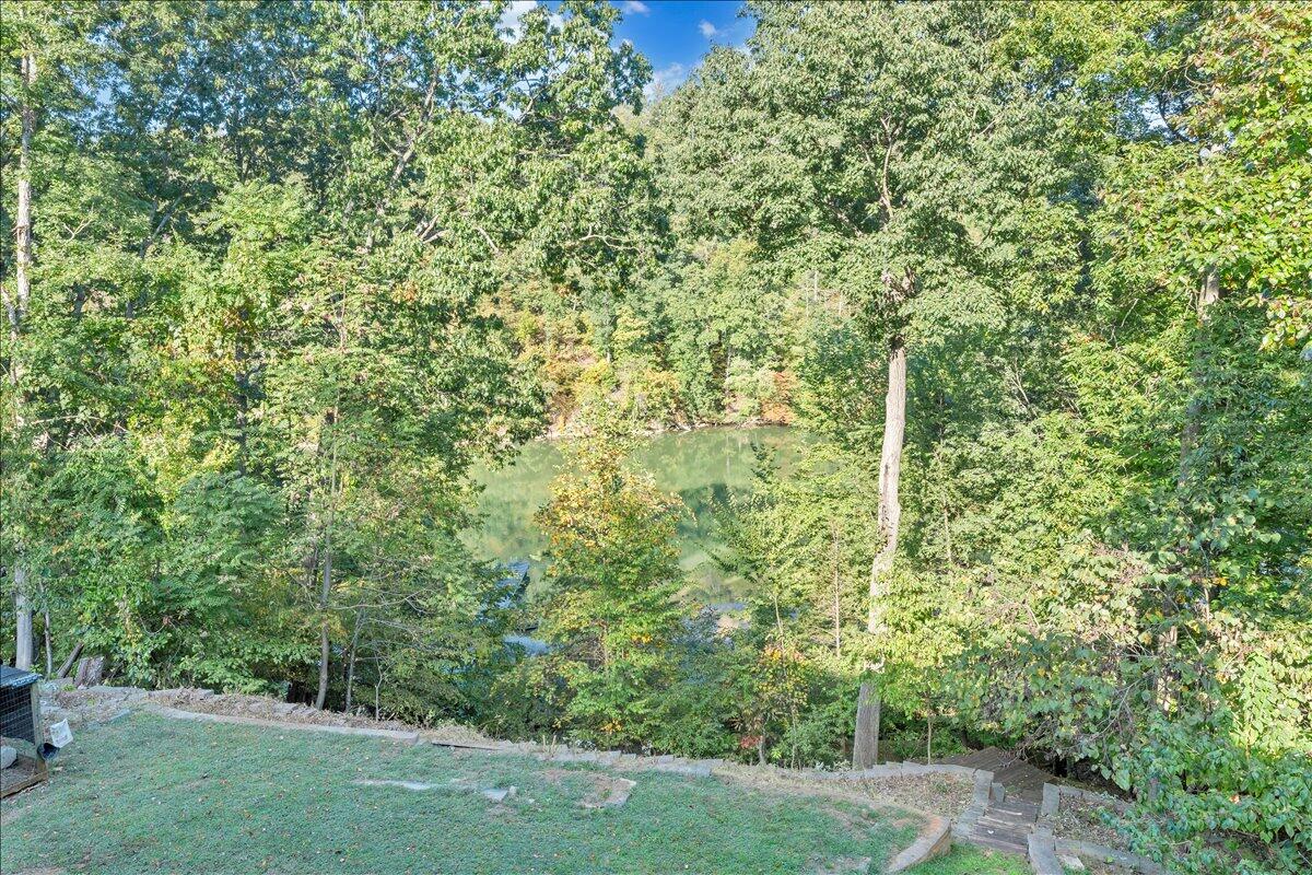 674 Lakeshore Terrace RD