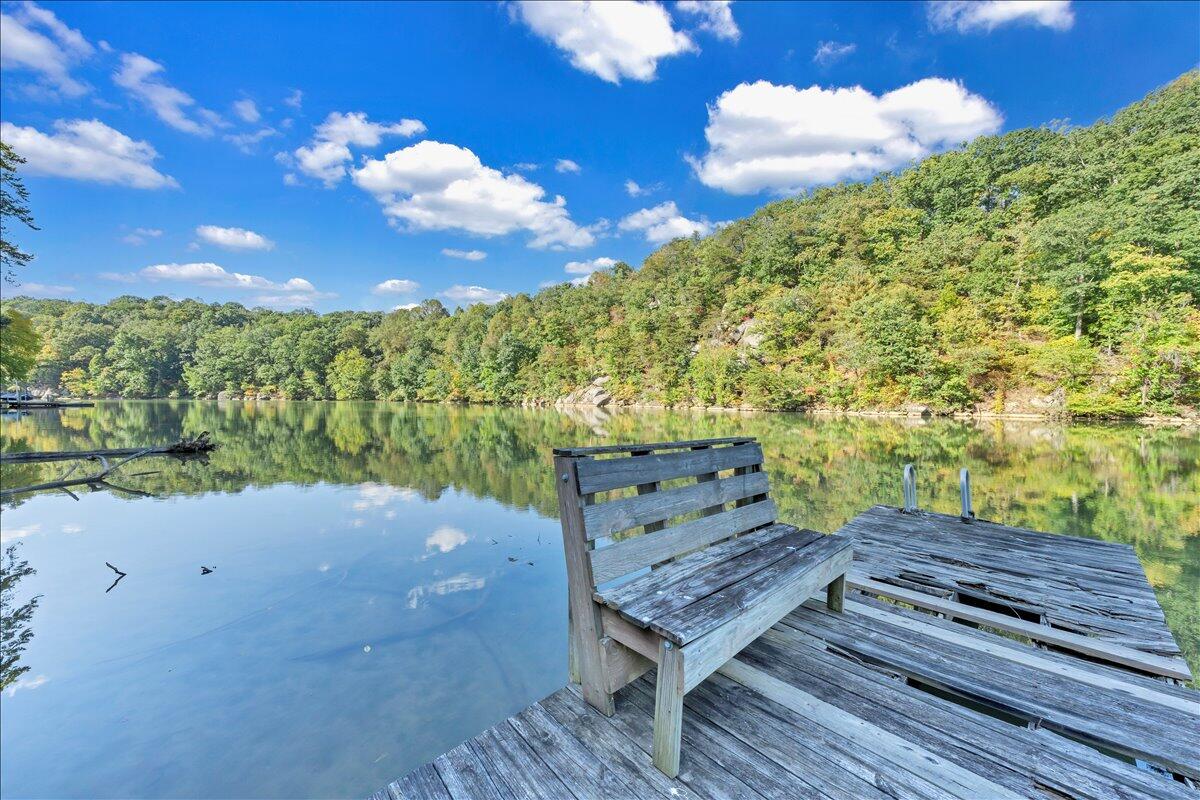 674 Lakeshore Terrace RD