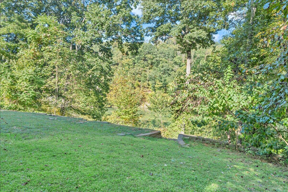 674 Lakeshore Terrace RD