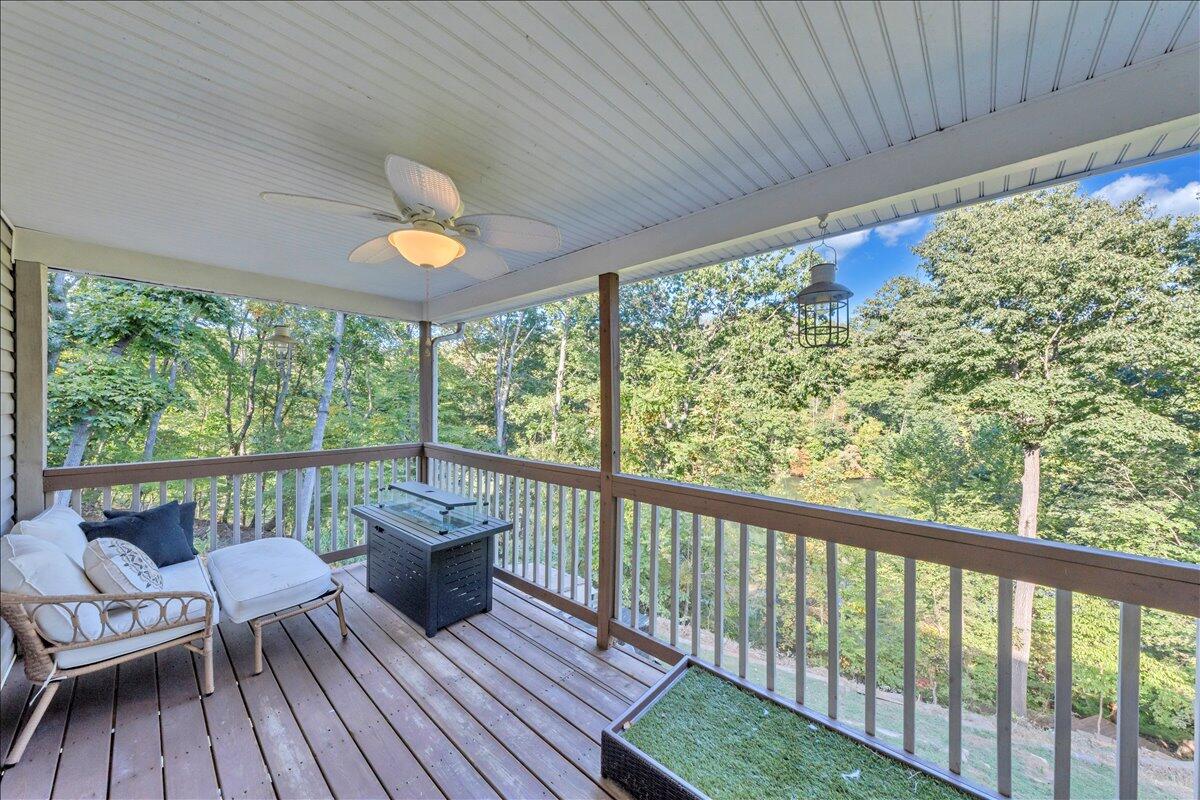 674 Lakeshore Terrace RD