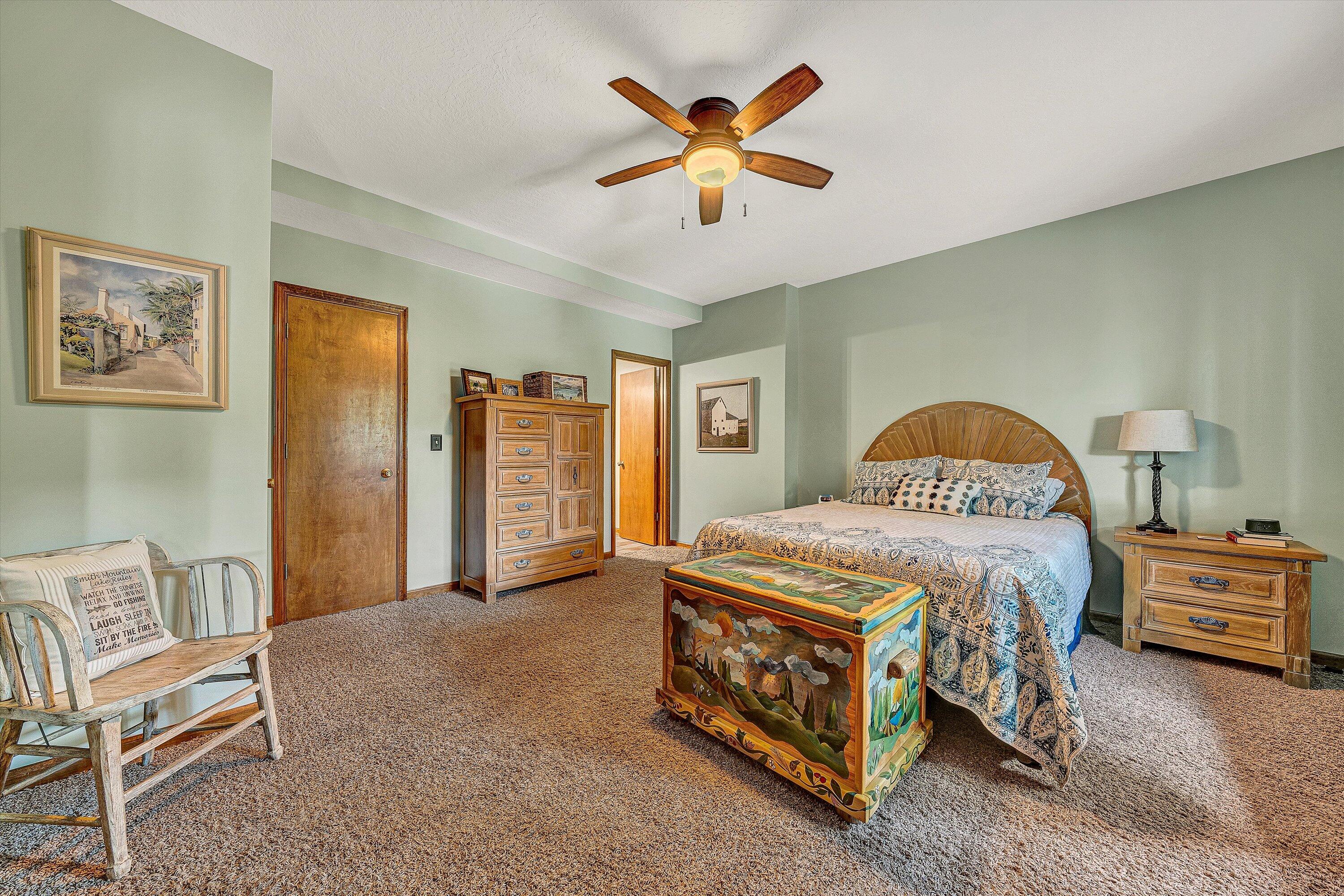 111 Woodlake DR