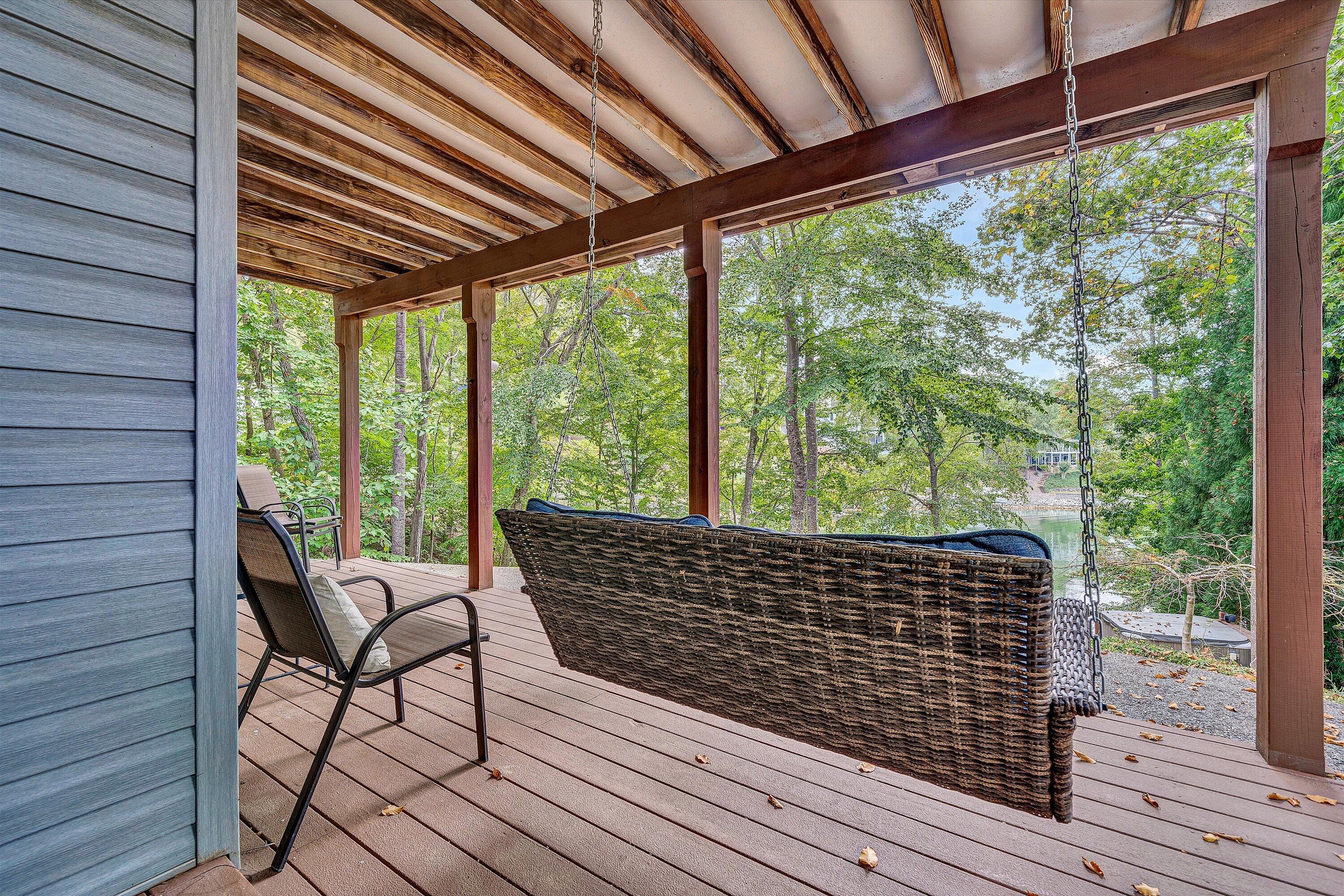 111 Woodlake DR