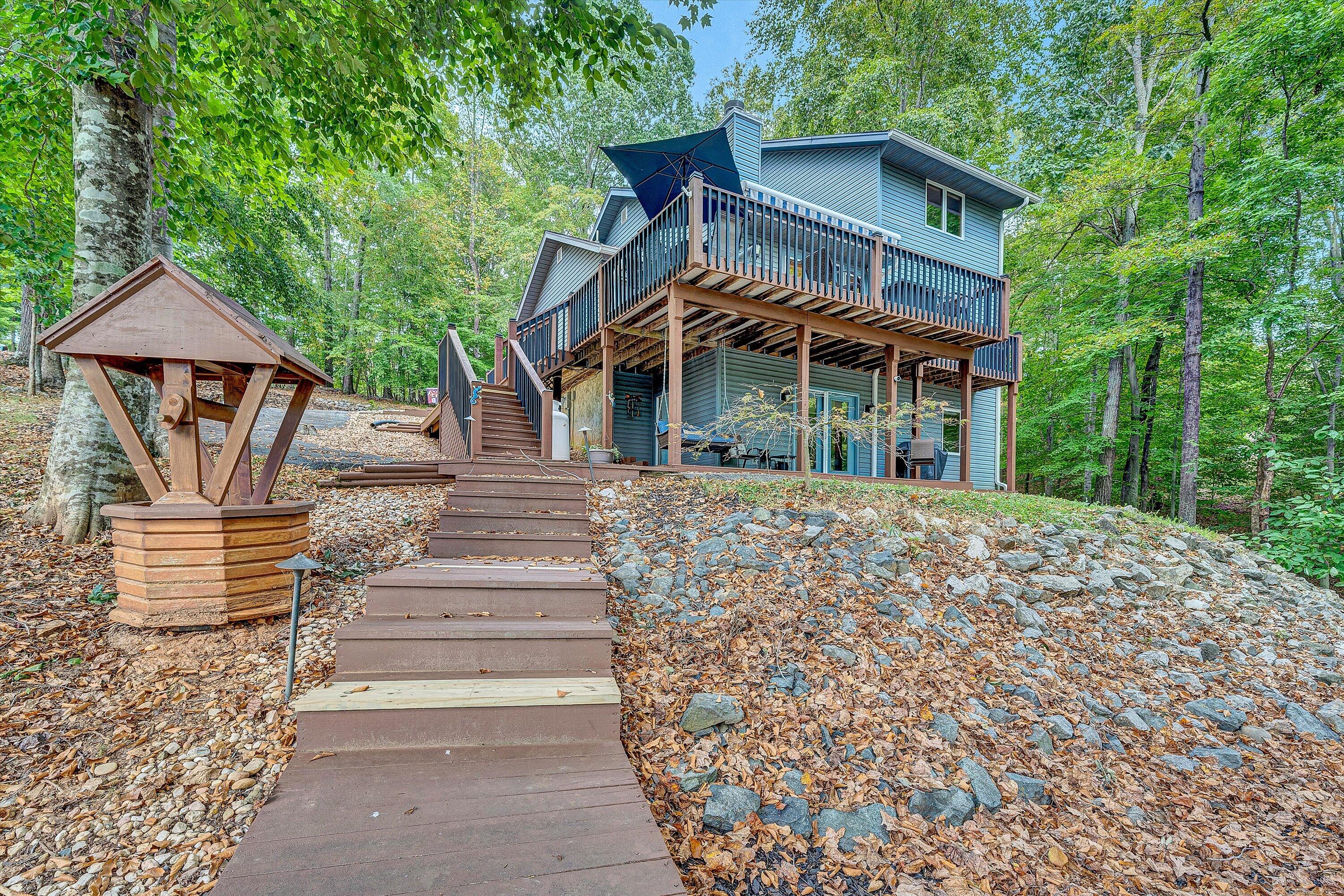 111 Woodlake DR