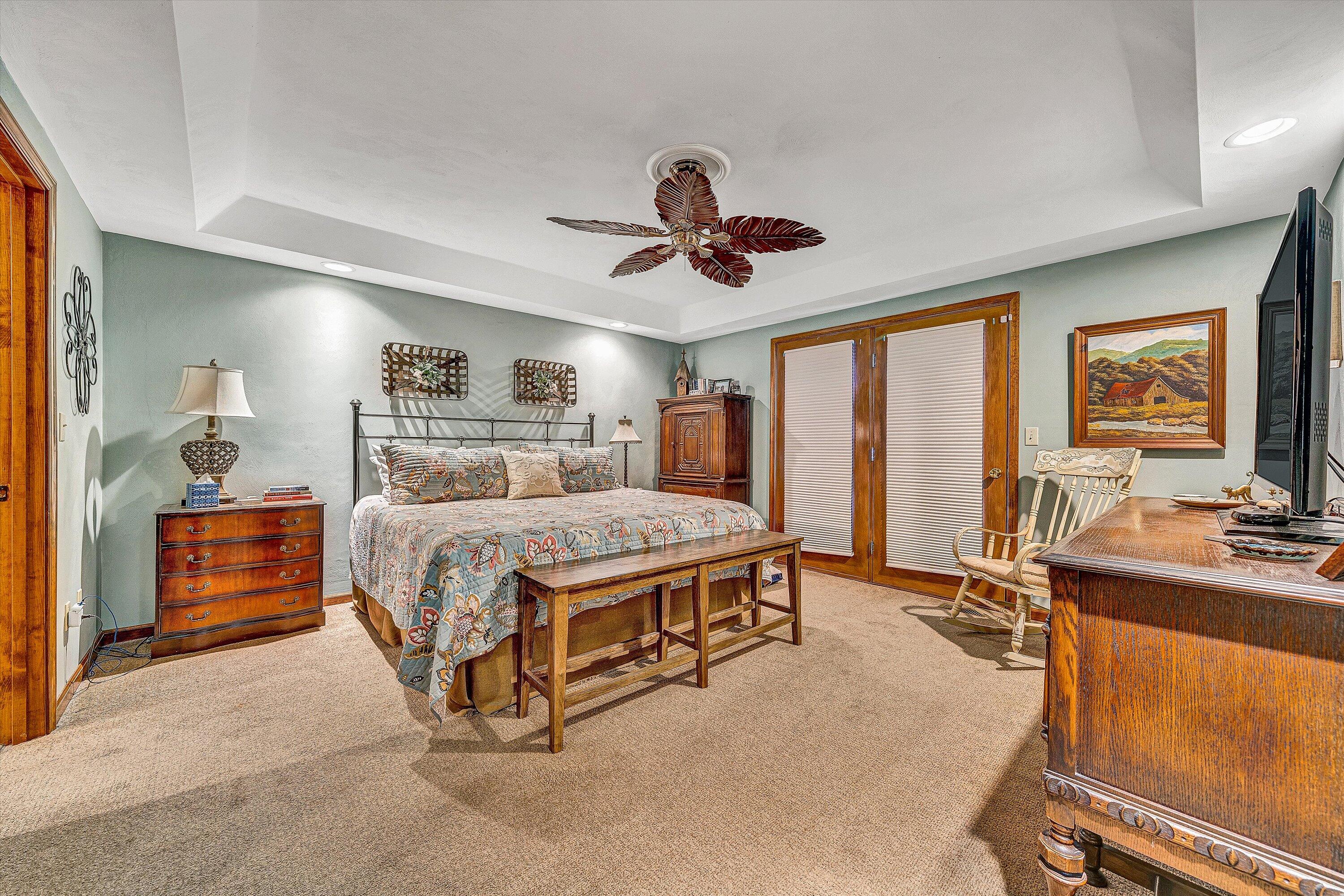 111 Woodlake DR