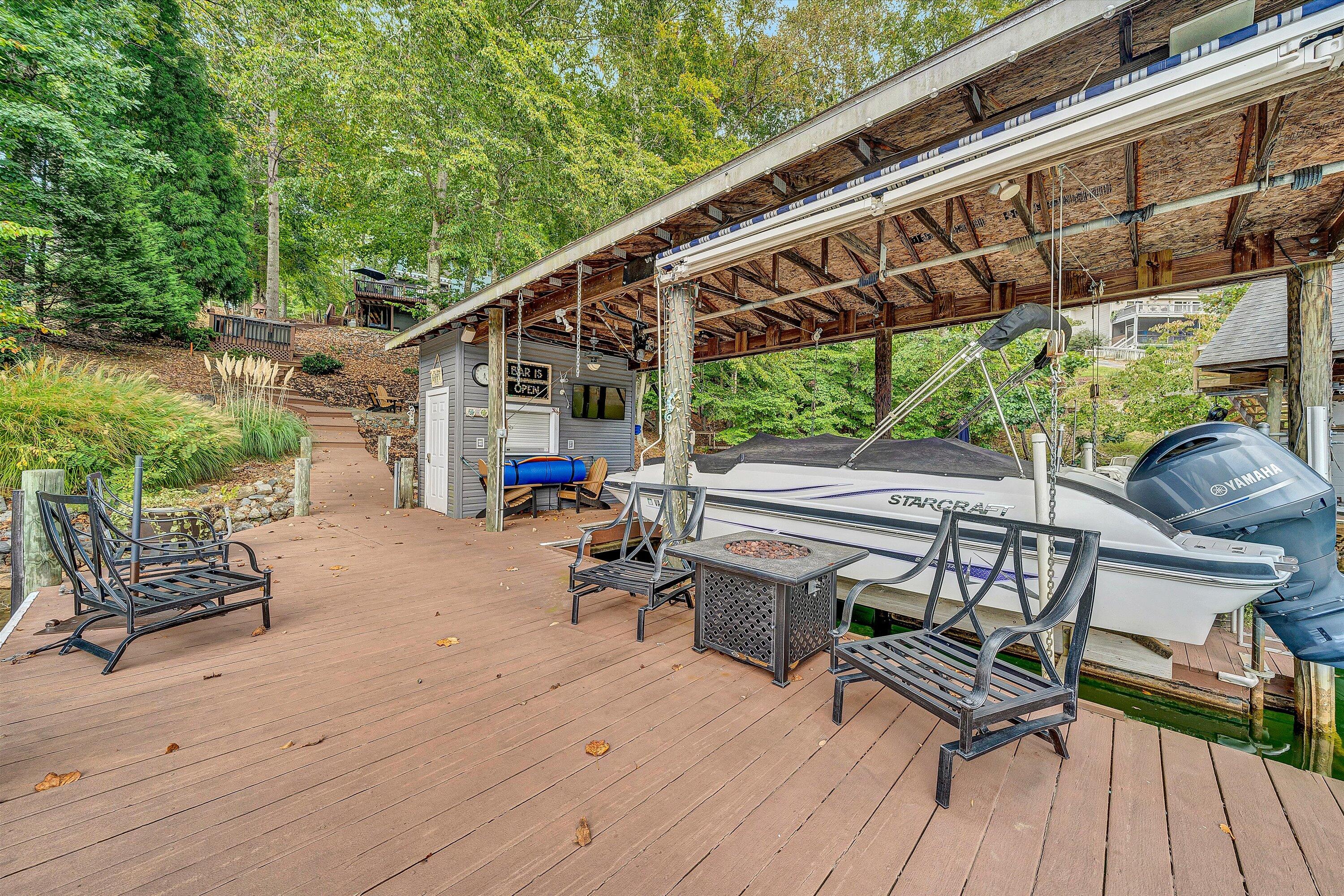 111 Woodlake DR