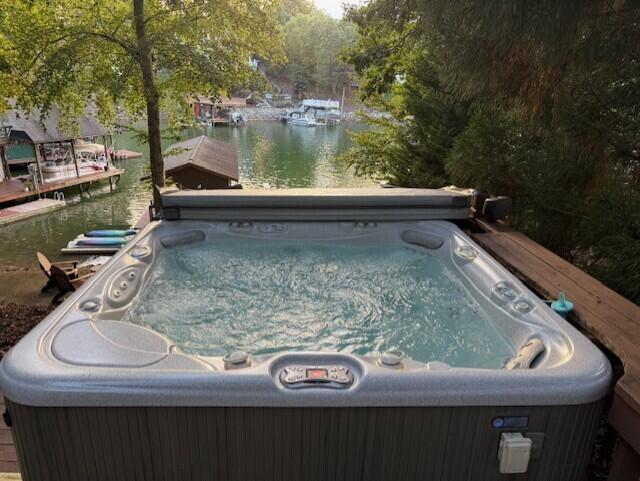 111 Woodlake DR